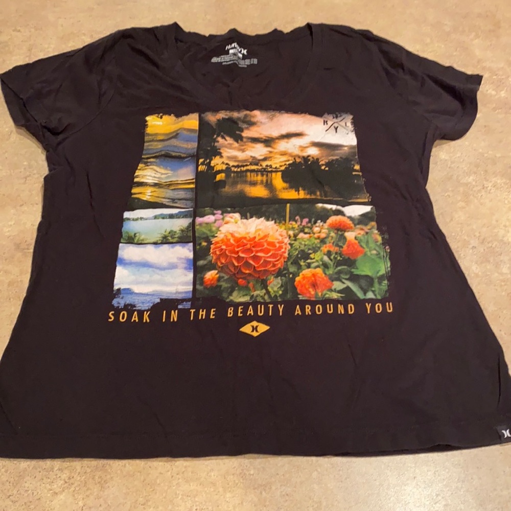Women’s Hurley T-shirt size small